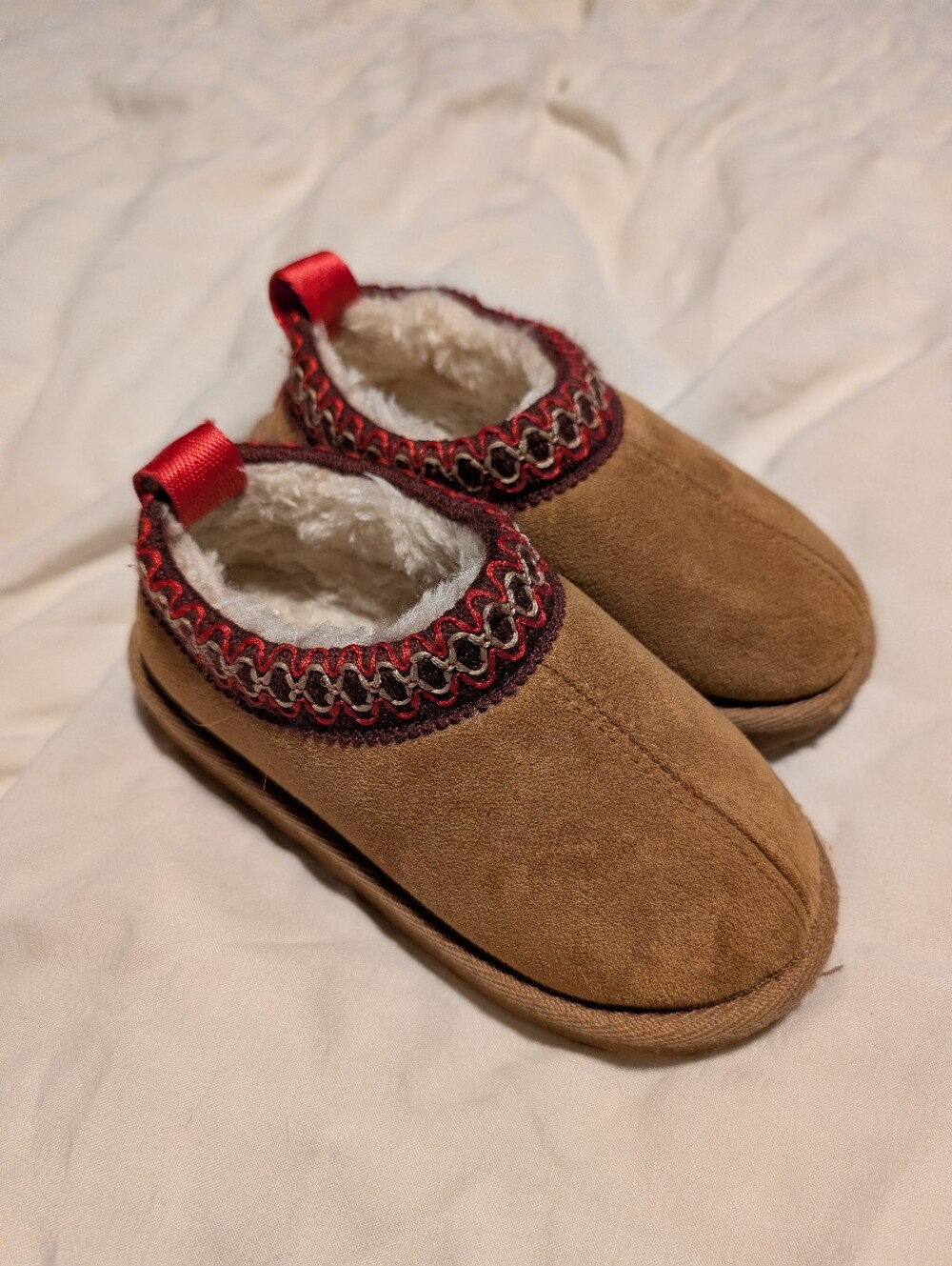 Kids Cozy Faux-Suede Slip-On Slippers in Brown with Red Trim